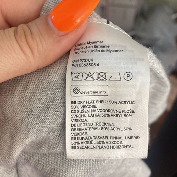 H&M Basic Grey Longsleeve Size Small - Picture 3 of 3